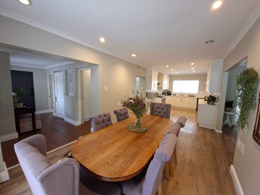 4 Bedroom Property for Sale in Constantia Western Cape